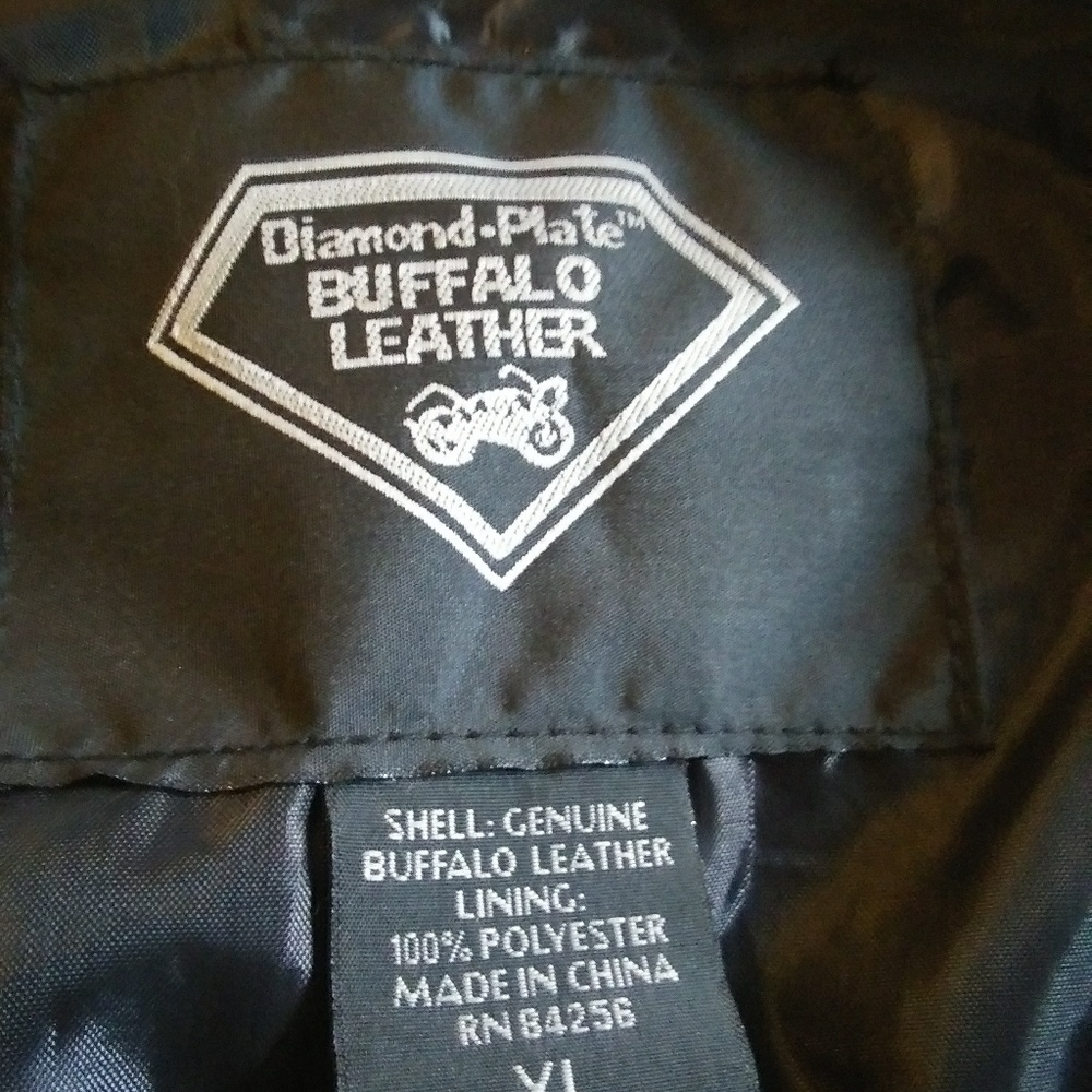 Vest - Picture 3 of 3